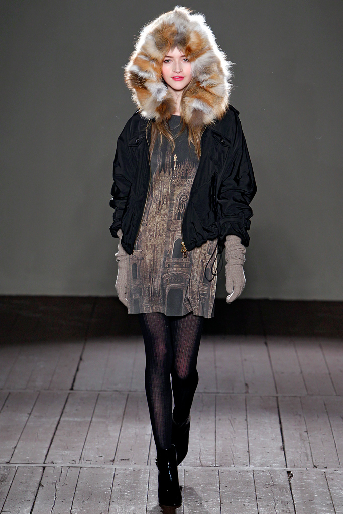 Moschino Cheap And Chic 2011ﶬ¸DƬ