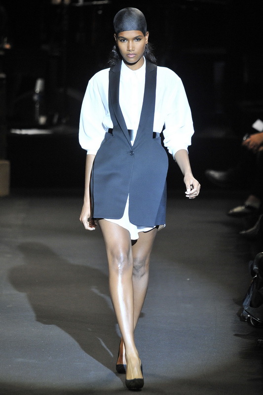 Hussein Chalayan 10ĸDƬ