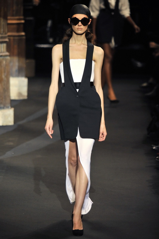 Hussein Chalayan 10ĸDƬ